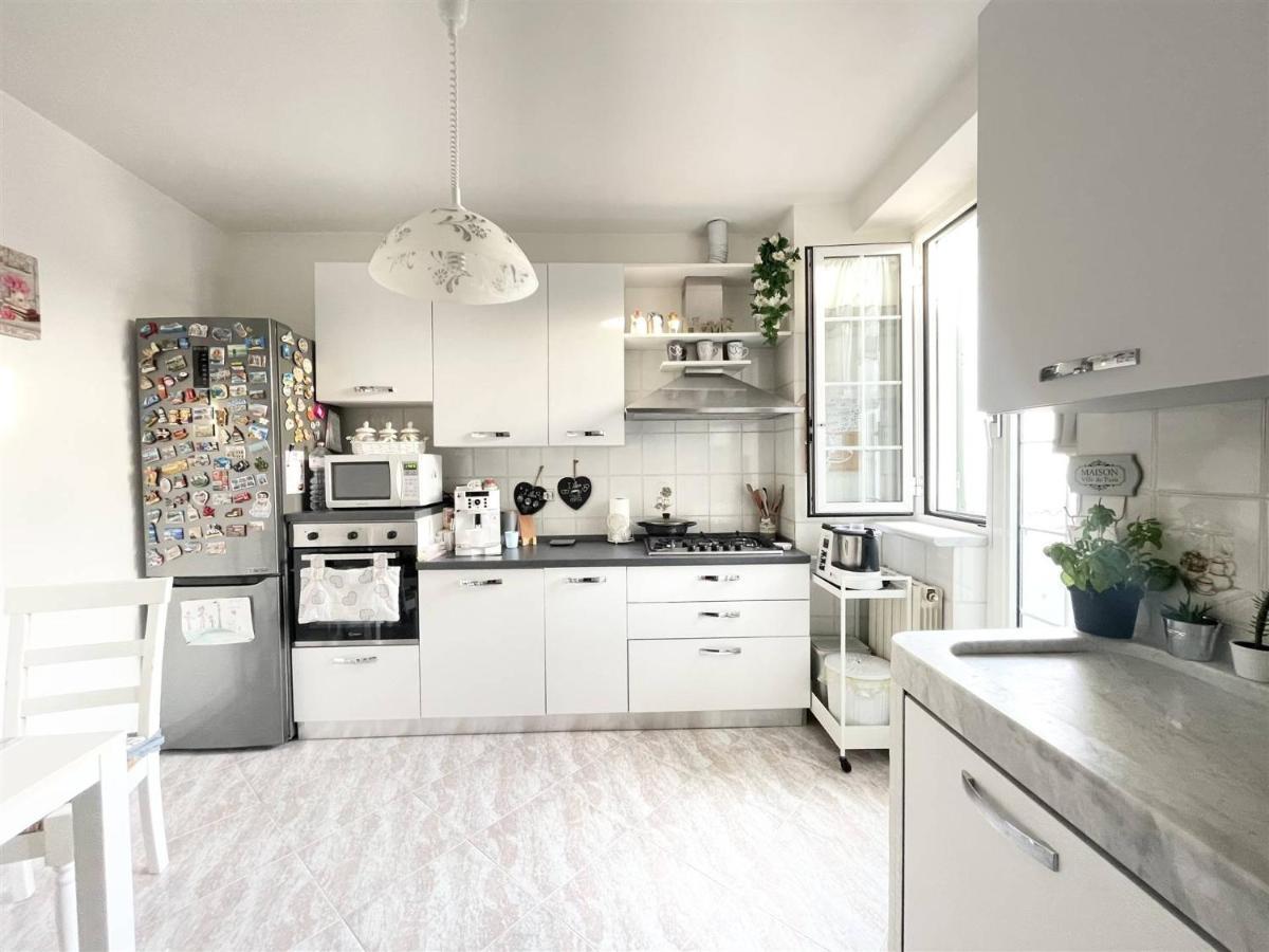 Appartamento Bellavista Кастелнуово Магра Екстериор снимка