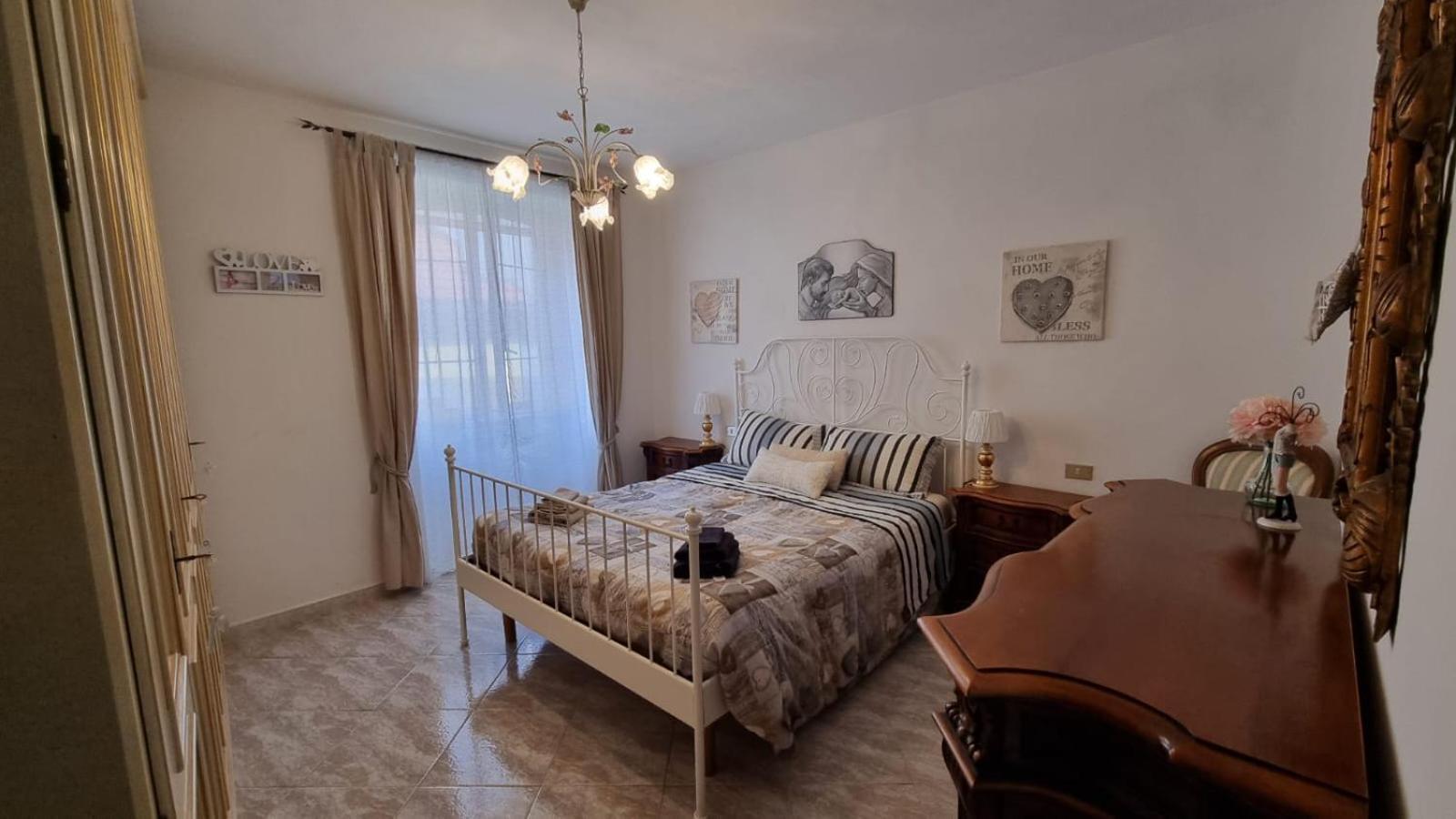 Appartamento Bellavista Кастелнуово Магра Екстериор снимка